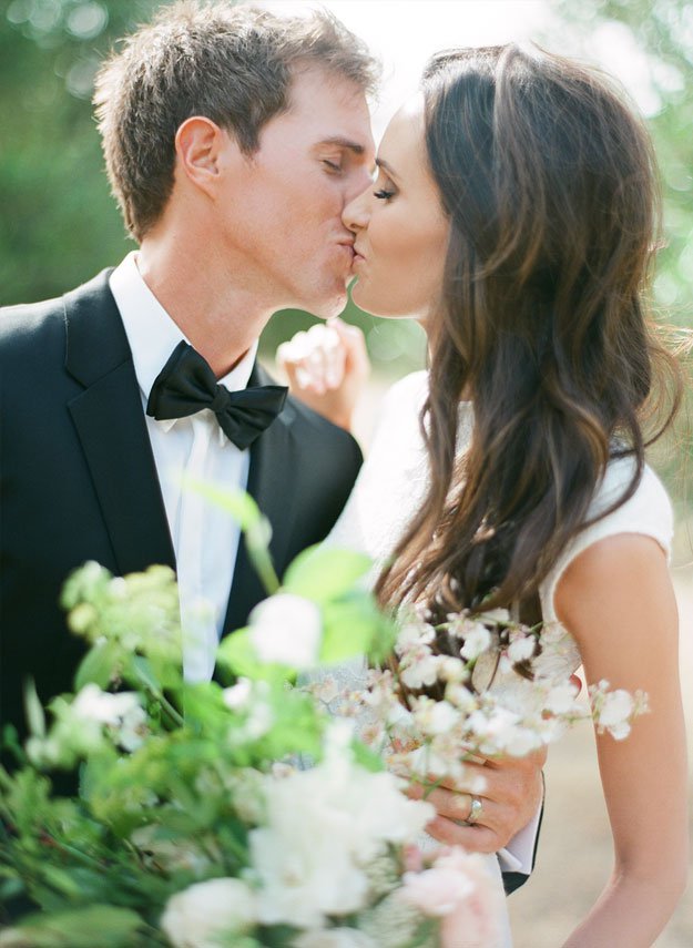 Romantic Australian Elopement: www.bellesandbubbles.com/romantic-australian-elopement | Photography: http://jemmakeech.com