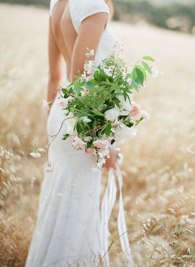 Romantic Australian Elopement: www.bellesandbubbles.com/romantic-australian-elopement | Photography: http://jemmakeech.com