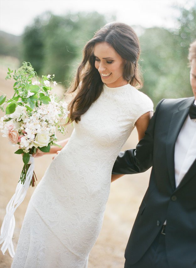 Romantic Australian Elopement: www.bellesandbubbles.com/romantic-australian-elopement | Photography: http://jemmakeech.com 