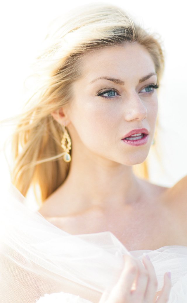Ocean Bliss Inspired Wedding: Bridal Portrait