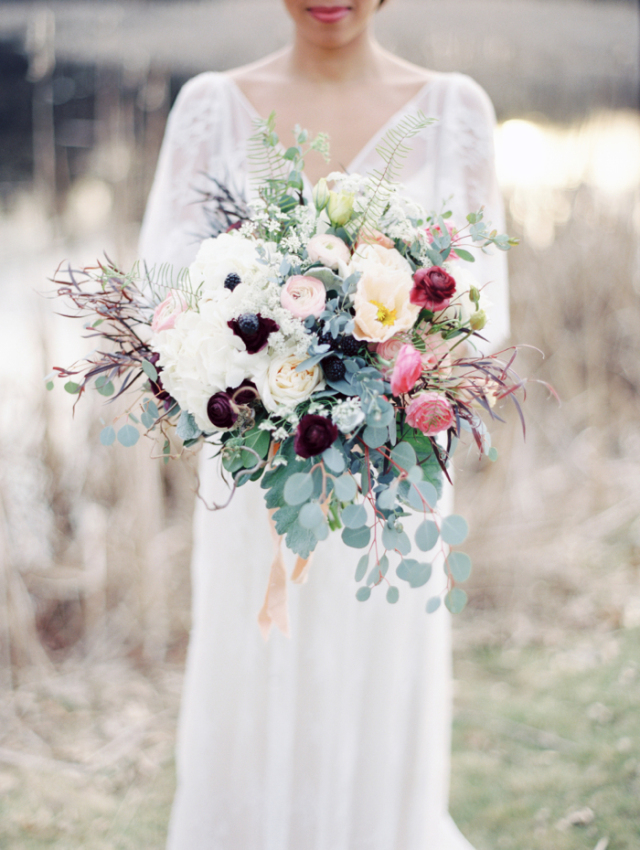 Statement Headpiece Wedding Inspiration: http://bellesandbubbles.com/statement-headpiece-wedding-inspiration | Photography: http://www.christiegrahamphotography.com 
