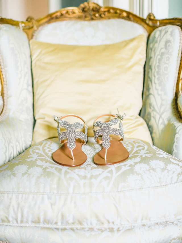 Luxurious Spring Wedding in Yorkshire Dales: http://bellesandbubbles.com/luxurious-spring-wedding-in-yorkshire-dales | http://belleandbeaublog.com/ 