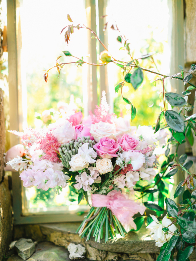 Luxurious Spring Wedding in Yorkshire Dales: http://bellesandbubbles.com/luxurious-spring-wedding-in-yorkshire-dales | http://belleandbeaublog.com/ 