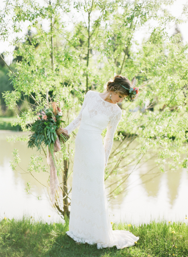 Glamorous Boho Wedding: http://bellesandbubbles.com/glamorous-boho-wedding | Photography: http://marymoon.ru