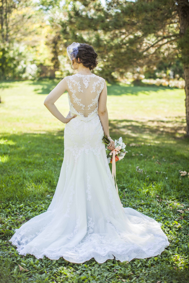 Wedding Gown: http://bellesandbubbles.com/diy-vintage-wedding-in-canada | Photography: http://www.jonoandlaynie.com 