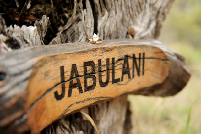 Majestic African Bush Wedding: http://bellesandbubbles.com/majestic-african-bush-wedding | Photography: http://www.sarahmariephotos.com 