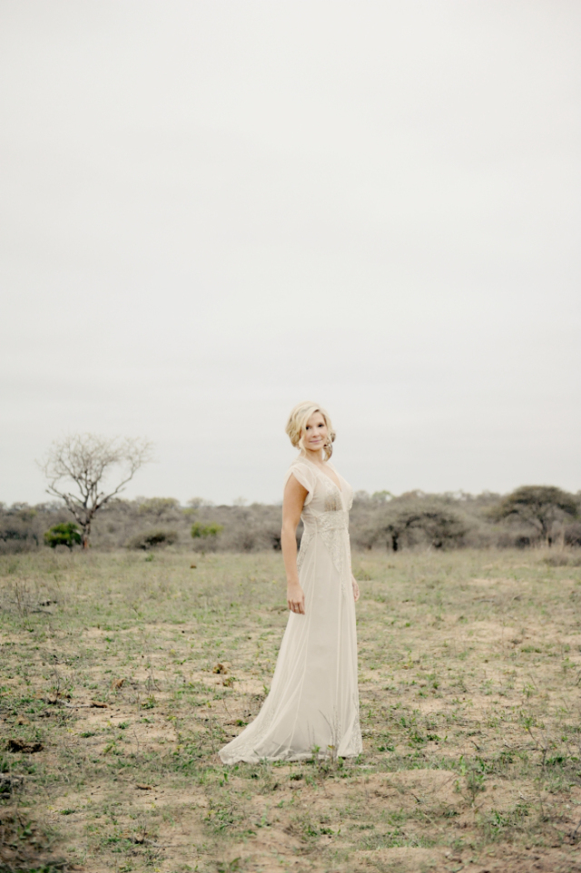 Majestic African Bush Wedding: http://bellesandbubbles.com/majestic-african-bush-wedding | Photography: http://www.sarahmariephotos.com 