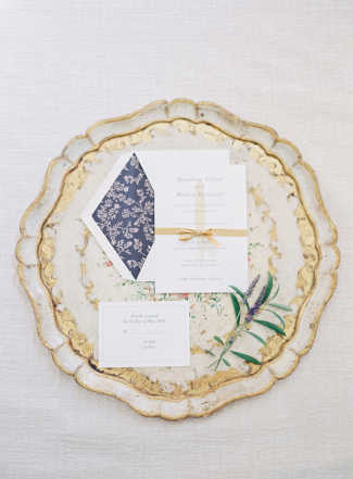 Intimate California Winery Wedding: http://bellesandbubbles.com/intimate-california-winery-wedding | Photography: http://michelebeckwith.com