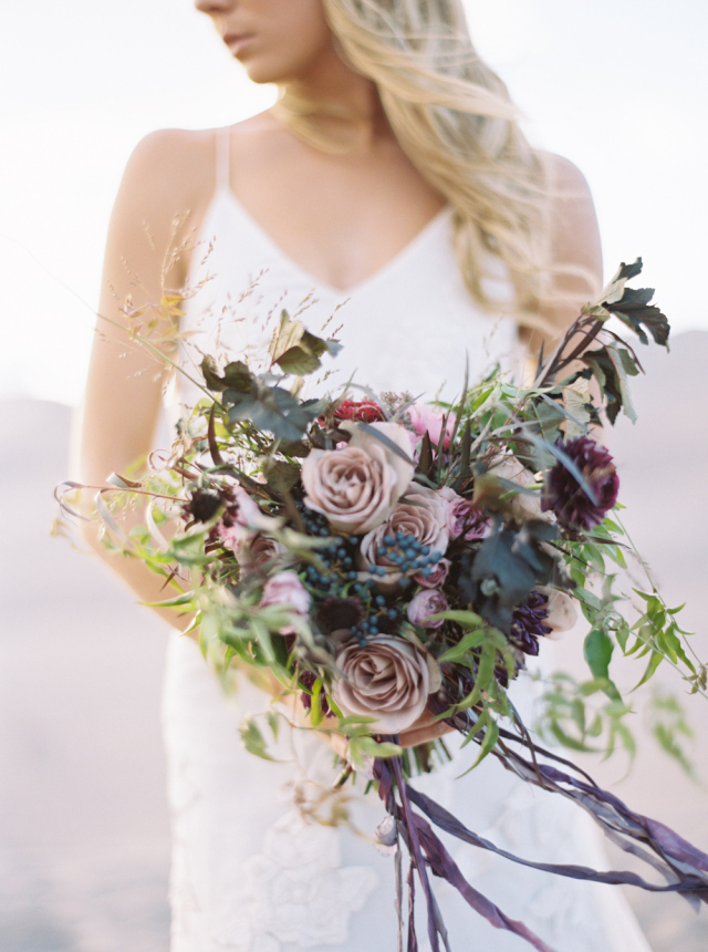Great Sand Dunes Elopement Inspiration: http://bellesandbubbles.com/great-sand-dunes-elopement-inspiration | Photography: http://www.katiegrantphoto.com
