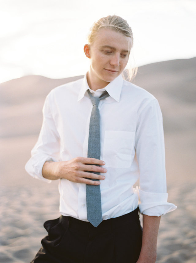 Great Sand Dunes Elopement Inspiration: http://bellesandbubbles.com/great-sand-dunes-elopement-inspiration | Photography: http://www.katiegrantphoto.com