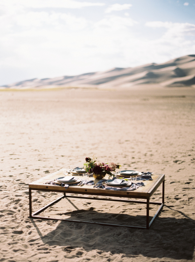 Great Sand Dunes Elopement Inspiration: http://bellesandbubbles.com/great-sand-dunes-elopement-inspiration | Photography: http://www.katiegrantphoto.com