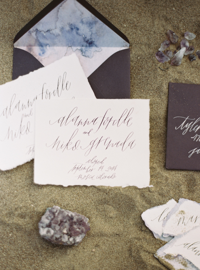 Great Sand Dunes Elopement Inspiration: http://bellesandbubbles.com/great-sand-dunes-elopement-inspiration | Photography: http://www.katiegrantphoto.com