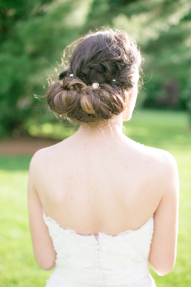 Watercolor Garden Wedding Inspiration: http://bellesandbubbles.com/watercolor-garden-wedding-inspiration | Photography: http://www.rhythm-photography.com 