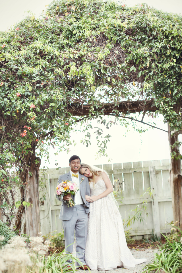 Blush and Marigold Garden Wedding: http://bellesandbubbles.com/blush-and-marigold-garden-wedding | Photography: http://www.frozenexposure.com 