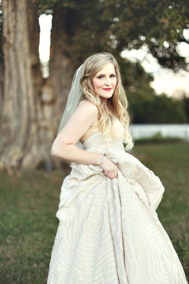 Blush and Marigold Garden Wedding: http://bellesandbubbles.com/blush-and-marigold-garden-wedding | Photography: http://www.frozenexposure.com 