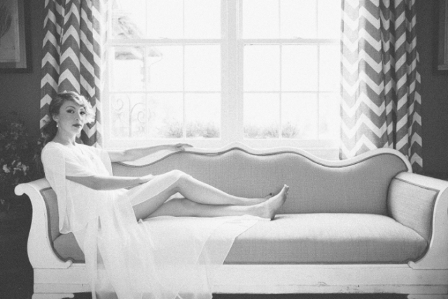 Spring Vintage Bridal Session: http://bellesandbubbles.com/spring-vintage-bridal-session | Photography: http://www.lindseyzovkophotography.com