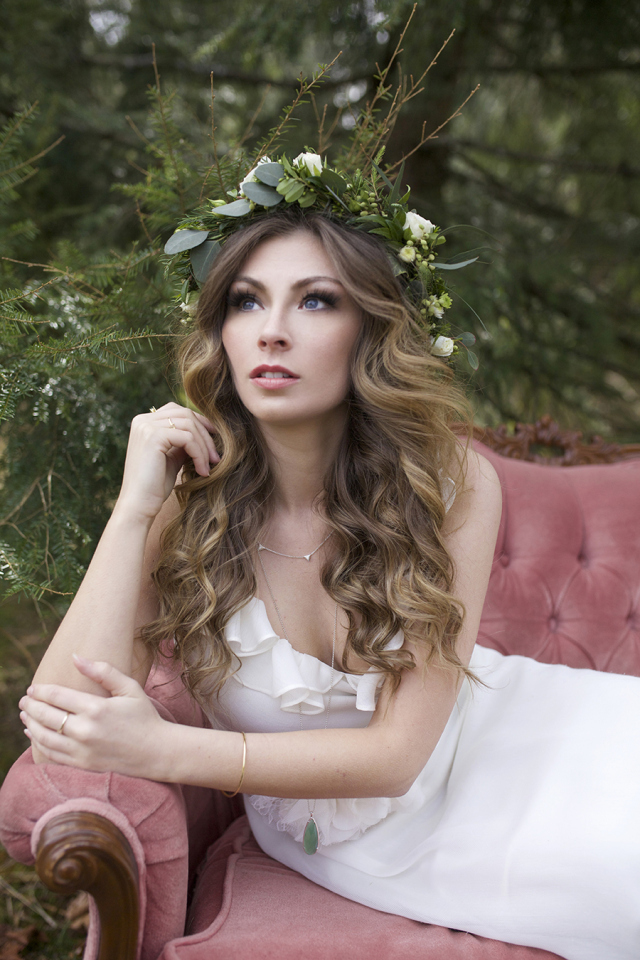 Organic & Feminine Garden Wedding Inspiration: http://bellesandbubbles.com/organic-feminine-garden-wedding-inspiration | Photography: http://www.iuliagnewfotografie.com/