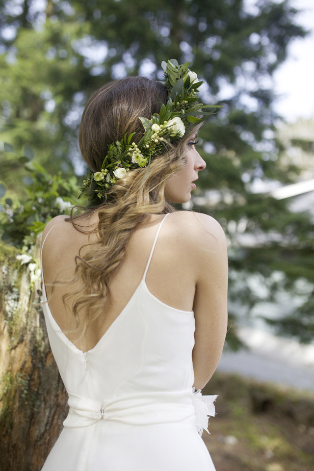 Organic & Feminine Garden Wedding Inspiration: http://bellesandbubbles.com/organic-feminine-garden-wedding-inspiration | Photography: http://www.iuliagnewfotografie.com/