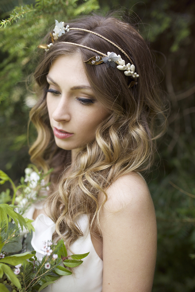 Organic & Feminine Garden Wedding Inspiration: http://bellesandbubbles.com/organic-feminine-garden-wedding-inspiration | Photography: http://www.iuliagnewfotografie.com/