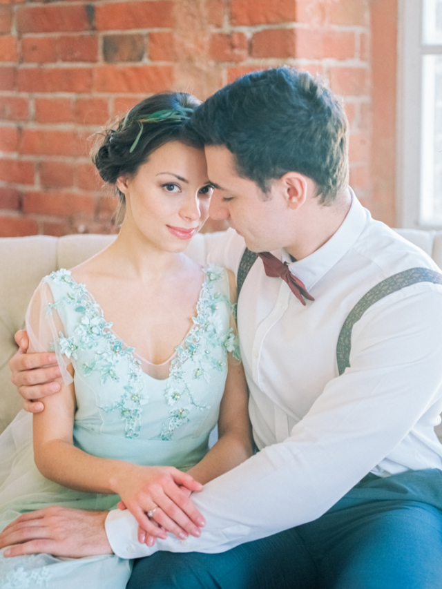 Romantic Pre-Wedding Styled Shoot: http://bellesandbubbles.com/romantic-pre-wedding-styled-shoot | Photography: http://www.olgasiyanko.ru