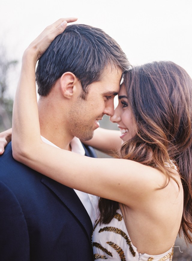 Sweet and Cozy Engagement Session | Photos by Jen Wojcik