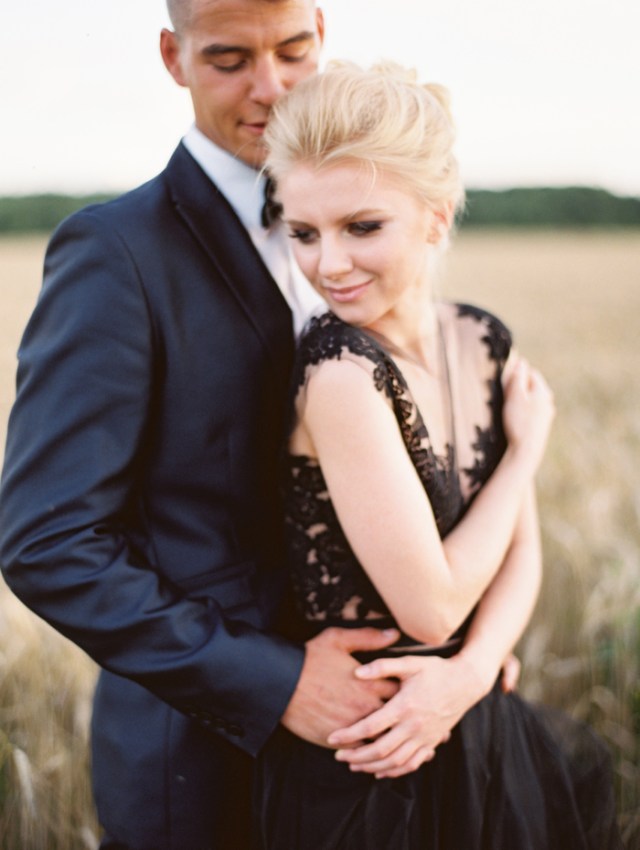 Black and Gold Wedding Inspiration | Photos by Elena Pavlova
