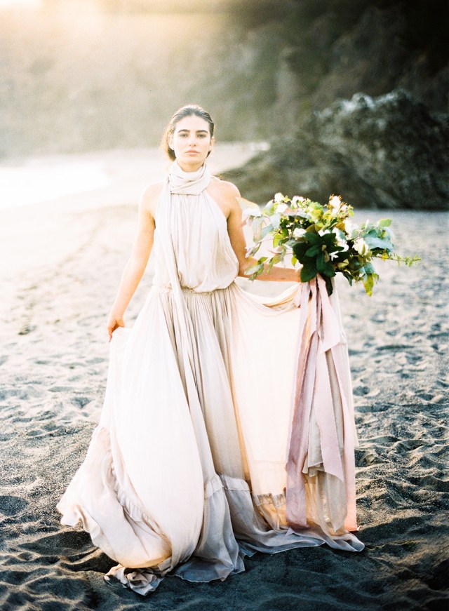 Natural Wedding Inspiration by the Sea | Photos by Jen Wojcik