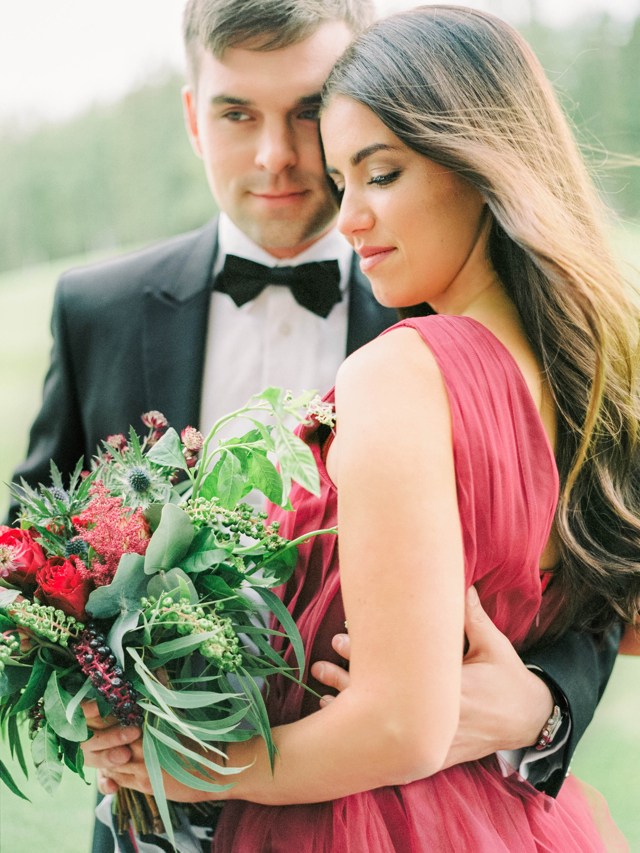 Sultry Red Wedding Inspiration | Photos by Anastasia Bryukhanova